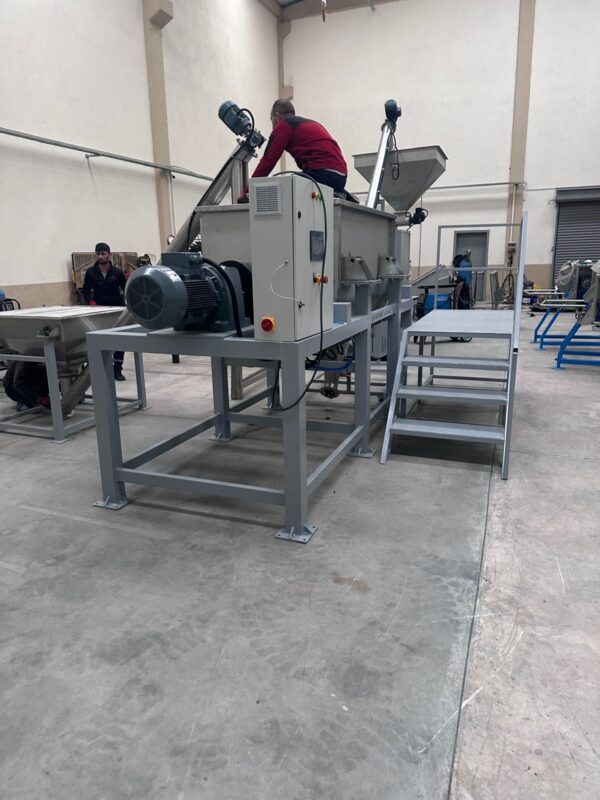 1500 Litre Kapasiteli Milkshake Karıştırıcı ve Dolum Hattı