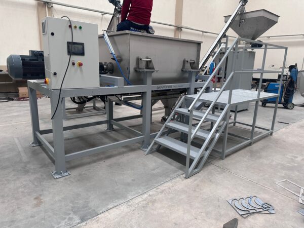 1500 Litre Kapasiteli Milkshake Karıştırıcı ve Dolum Hattı