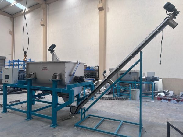 1500 Litre Yatay Yükleme Boşaltma Karıştırıcı Hattı