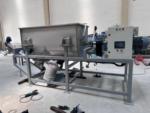 2000 Litre Yükleme Boşaltma Sistemli Yatay Toz Karıştırıcı Sistemi