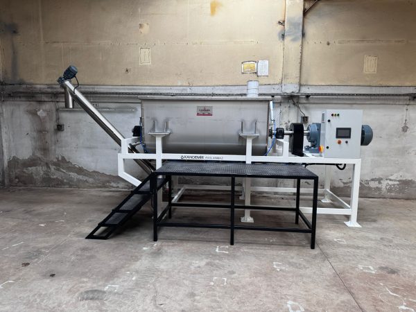 2500 Litre Yükleme Boşaltma Sistemli Yatay Toz Karıştırıcı Sistemi