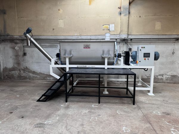 2500 Litre Yükleme Boşaltma Sistemli Yatay Toz Karıştırıcı Sistemi