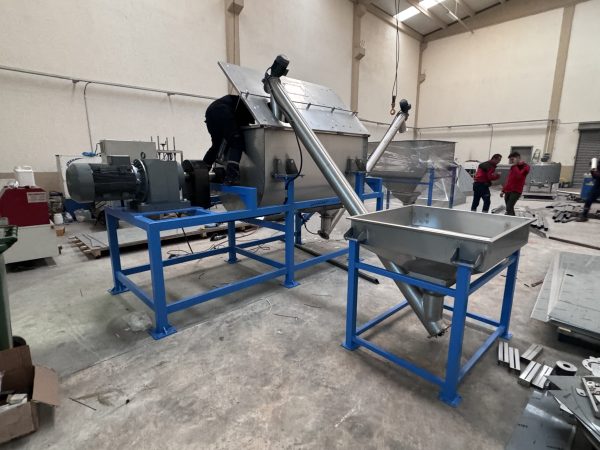 Toz Plastik Granül Karıştırıcı Ve Manuel Dolum Sistemi