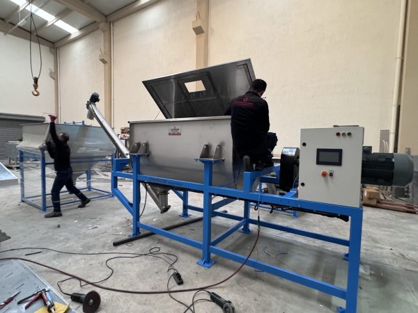 Toz Plastik Granül Karıştırıcı Ve Manuel Dolum Sistemi