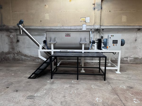 2500 Litre Yükleme Boşaltma Sistemli Yatay Toz Karıştırıcı Sistemi