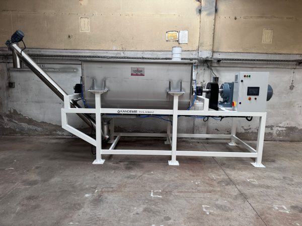 2500 Litre Yükleme Boşaltma Sistemli Yatay Toz Karıştırıcı Sistemi