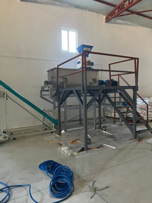 2000 Lt Toz Gübre Karıştırıcı Mi̇kser