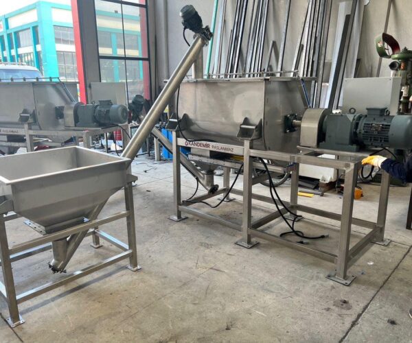 600 Litre Yüklemeli Ve Boşaltma Sistemli Yatay Toz Karıştırıcı