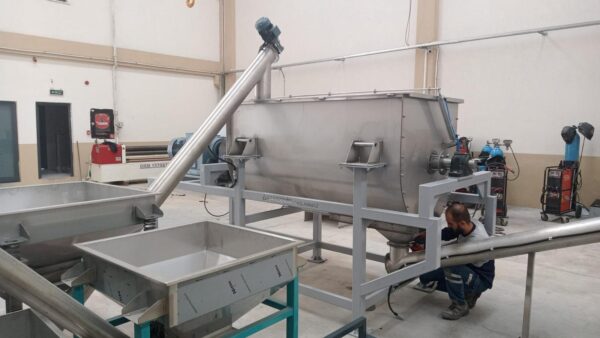 2000 Lt Yüklemeli̇ Ve Boşaltmalı Yatay Toz Karıştırıcı Mi̇kser