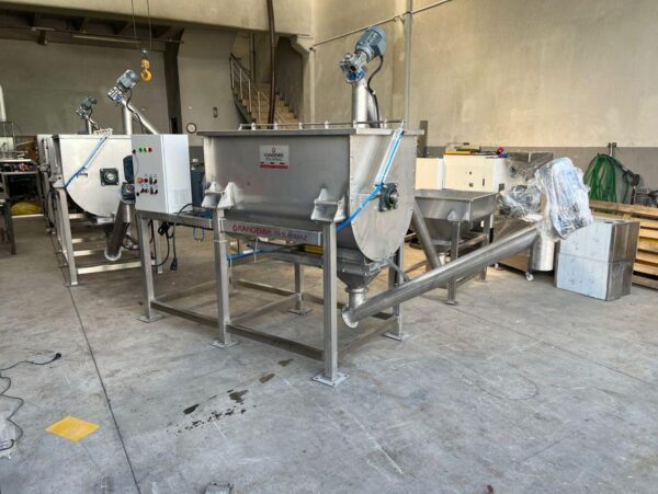 600 Litre Yüklemeli Ve Boşaltma Sistemli Yatay Toz Karıştırıcı