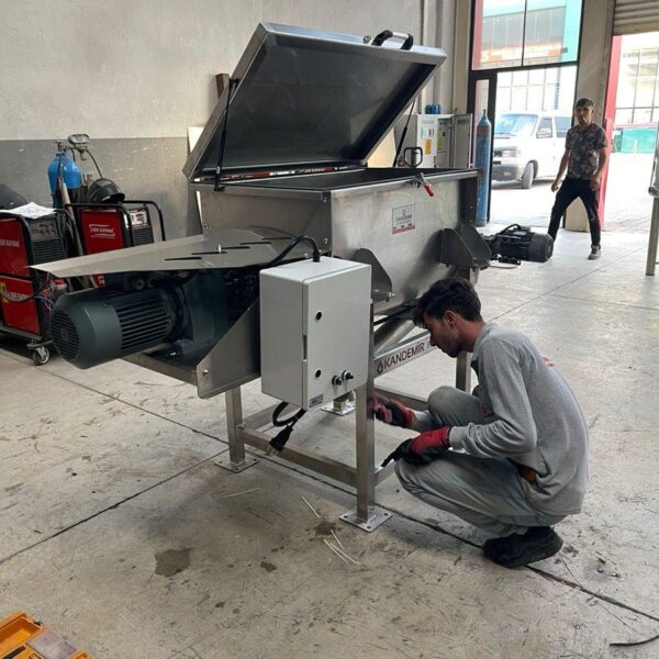 400 Litre Boşaltma Helezonlu Yatay Toz Karıştırıcı Mikser