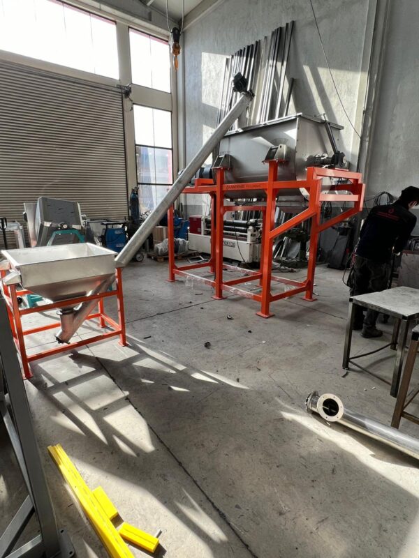 1200 Litre Yüksek Platformlu Yatay Toz Karıştırıcı